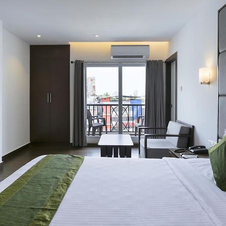 Hotel Crown Suites Коччи Экстерьер фото