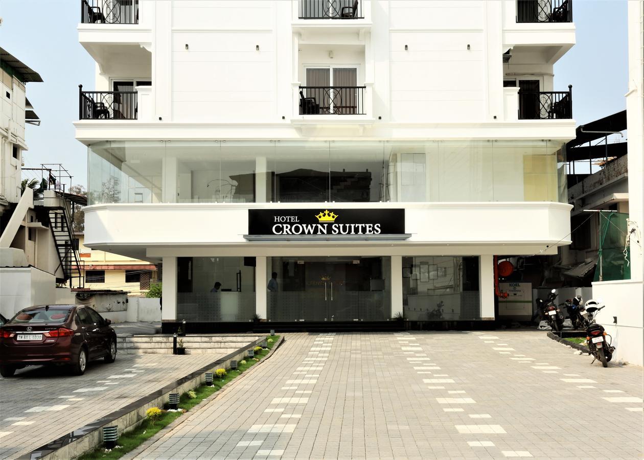 Hotel Crown Suites Коччи Экстерьер фото