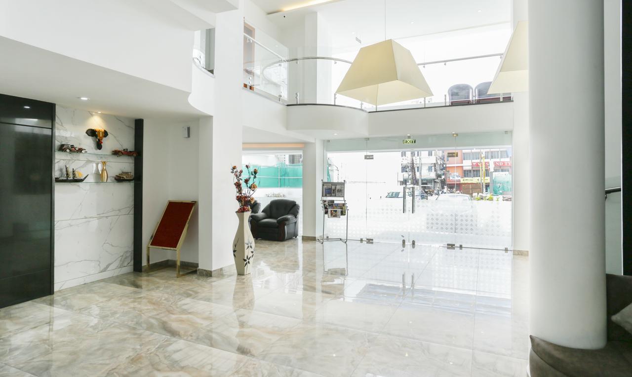 Hotel Crown Suites Коччи Экстерьер фото