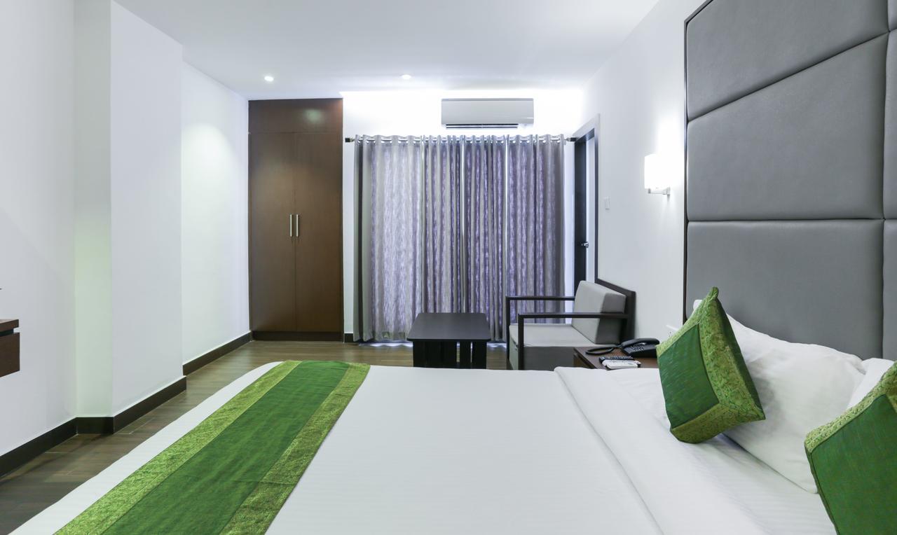 Hotel Crown Suites Коччи Экстерьер фото