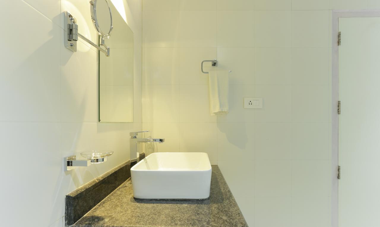 Hotel Crown Suites Коччи Экстерьер фото