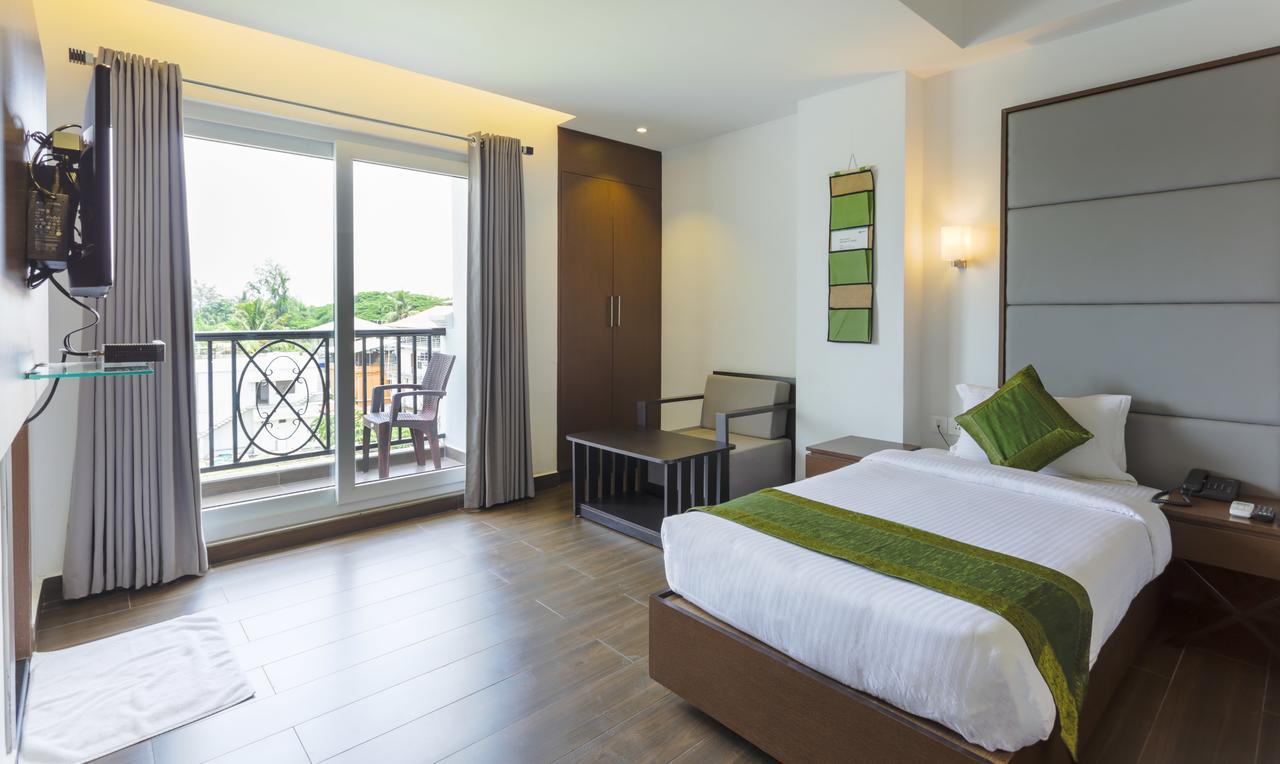 Hotel Crown Suites Коччи Экстерьер фото